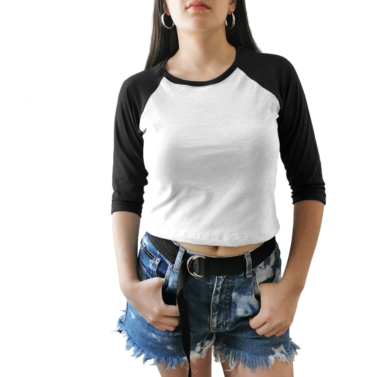 crop top raglan blanco negro