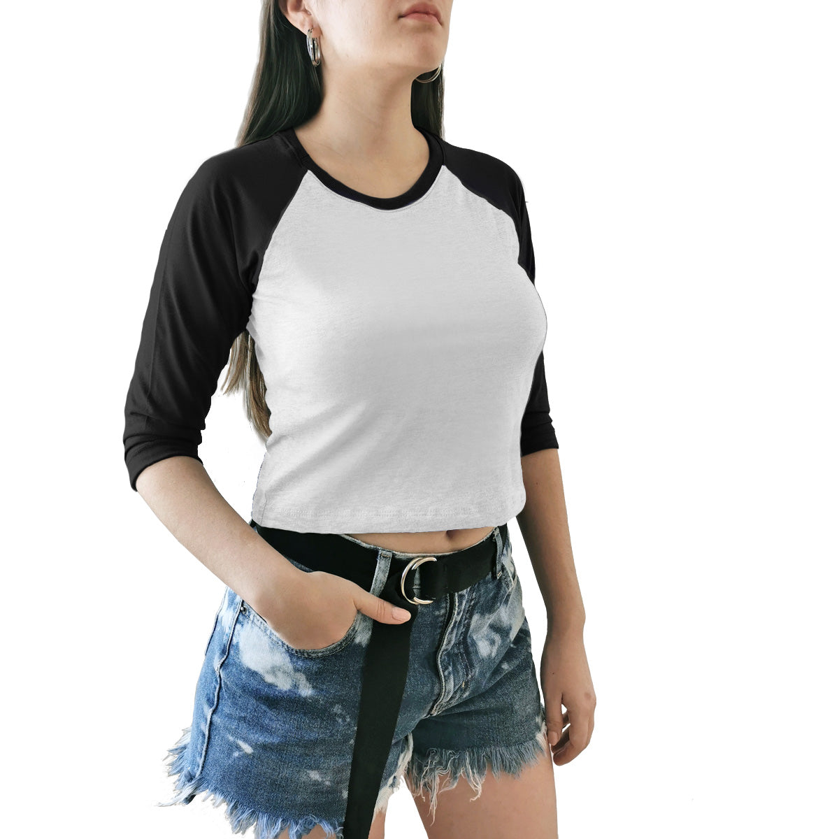 crop top raglan beisbolero blanco negro